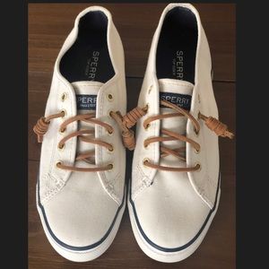 Sperry boat shoes, size 6.5